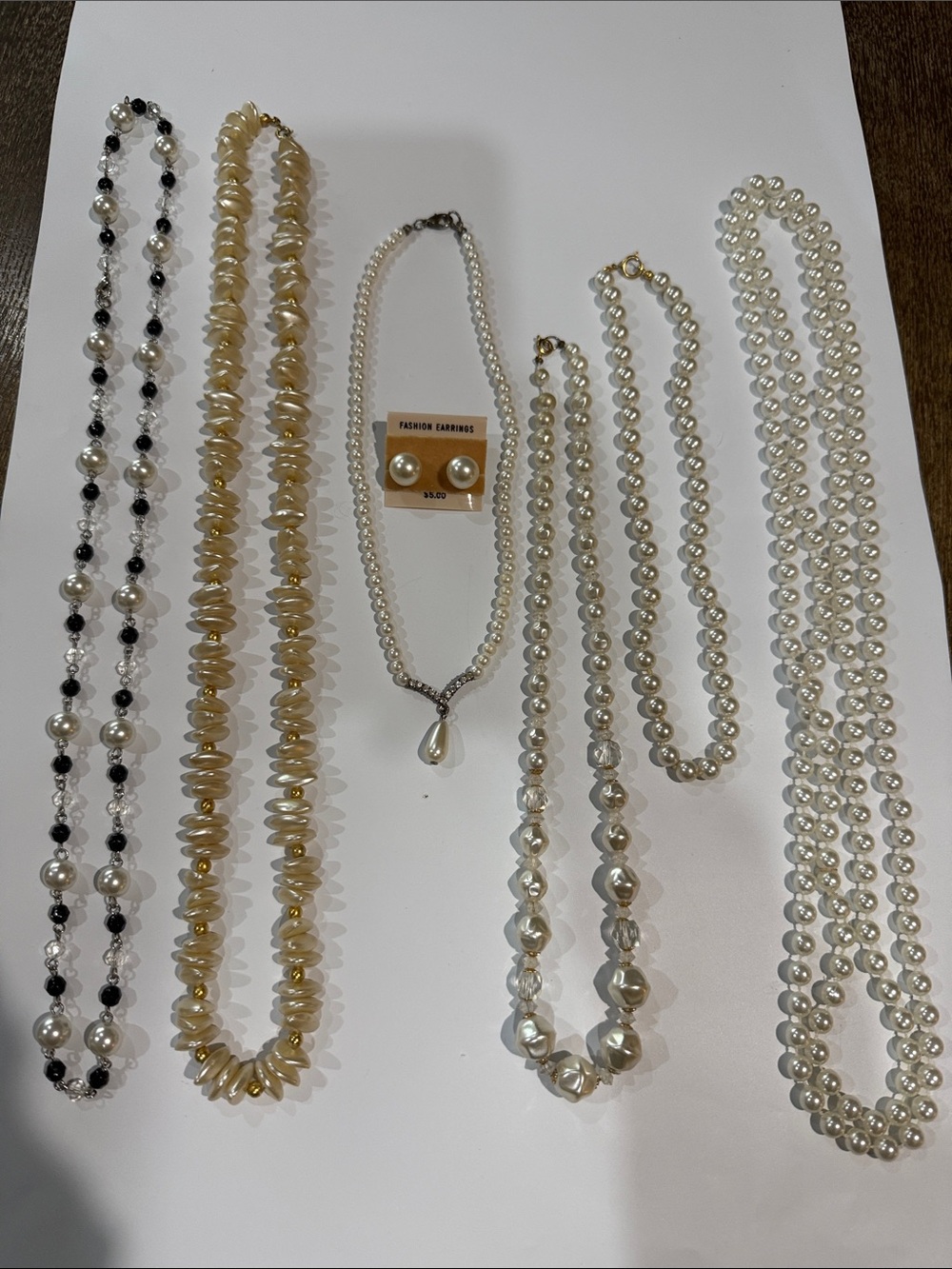 Vintage Women’s Faux Pearl Necklace Chocker Mix Lot of 6 with stud earrings